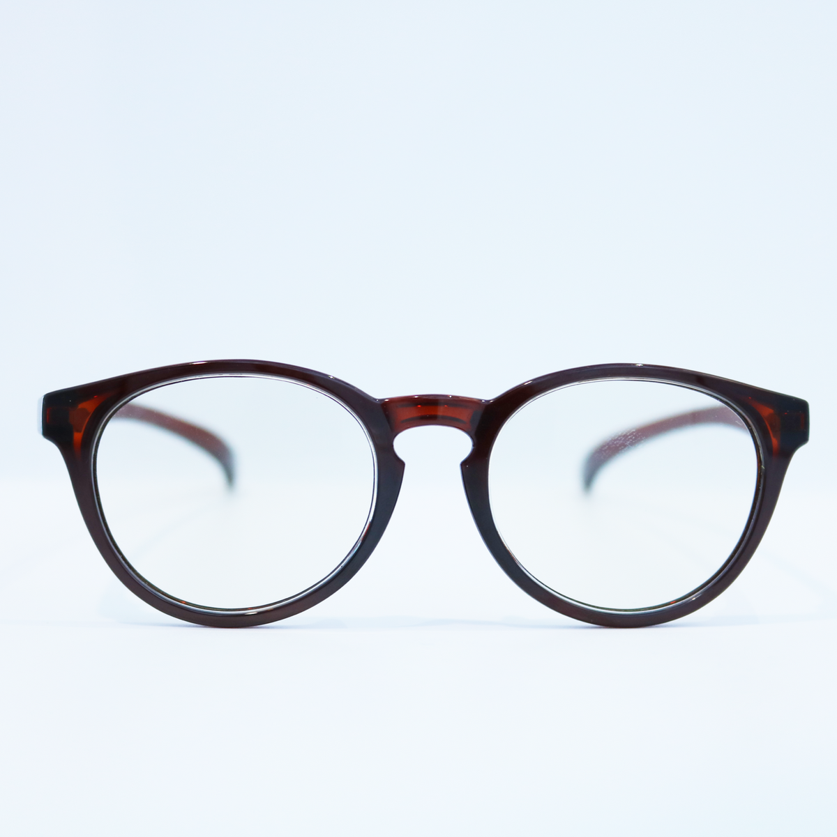 サステナブルなリーディングルーペ(眼鏡型拡大鏡)